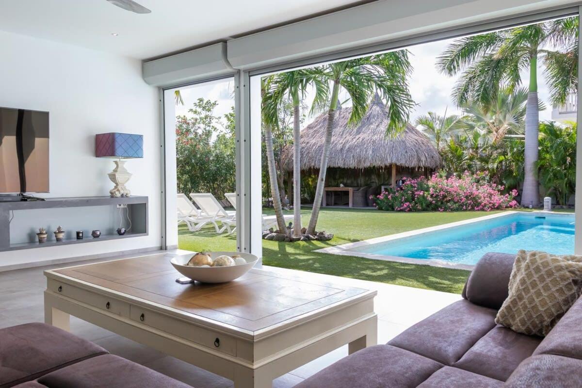 Stylish 4 Bedroom Modern Villa Design, Walking Distance From The Beach Jan Thiel Екстер'єр фото
